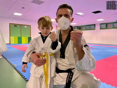 Prima di andarcene ci avviciniamo al pi� piccolo del gruppo: Fabio di 4 anni detto �McGregor�, come il famoso artista marziale irlandese. �L�ho soprannominato cos� perch� � evidente quanto ami lottare�, conclude il maestro